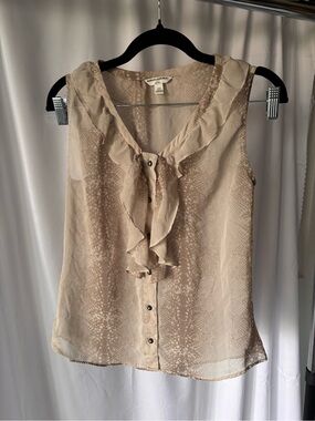 Banana Republic Cream Ruffle Front Sleeveless Blouse
